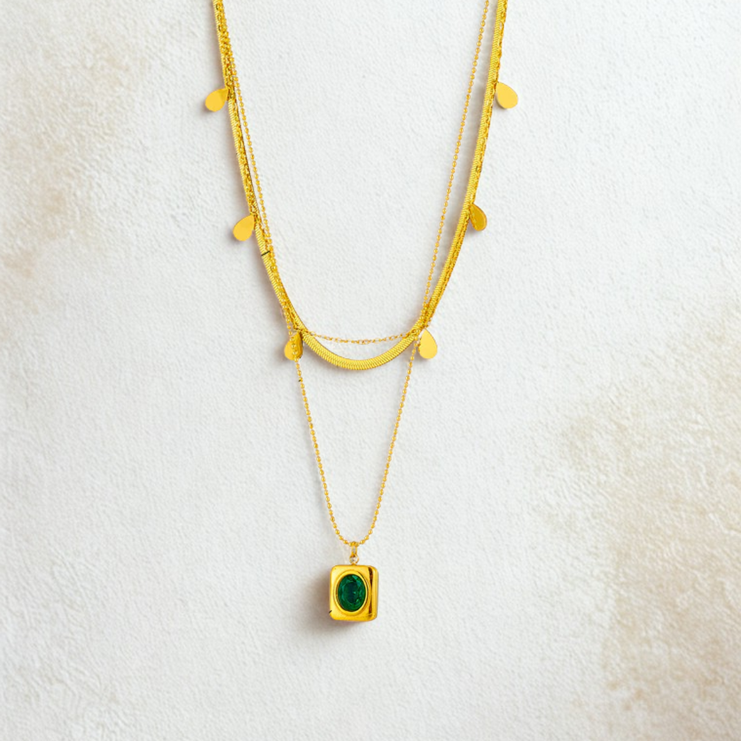 Elegante Goldkette mit grünen Stein I Titanstahl